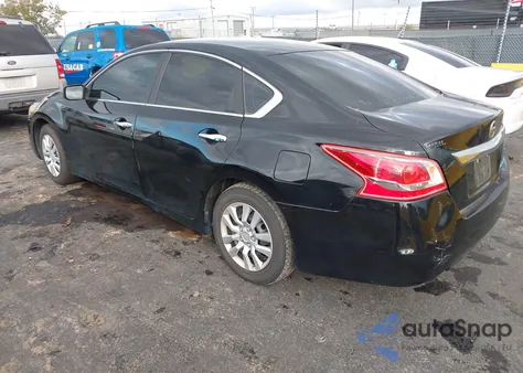 2013 Nissan Altima 2.5 S z USA, uszkodzony, nr VIN 1N4AL3AP2DC208626